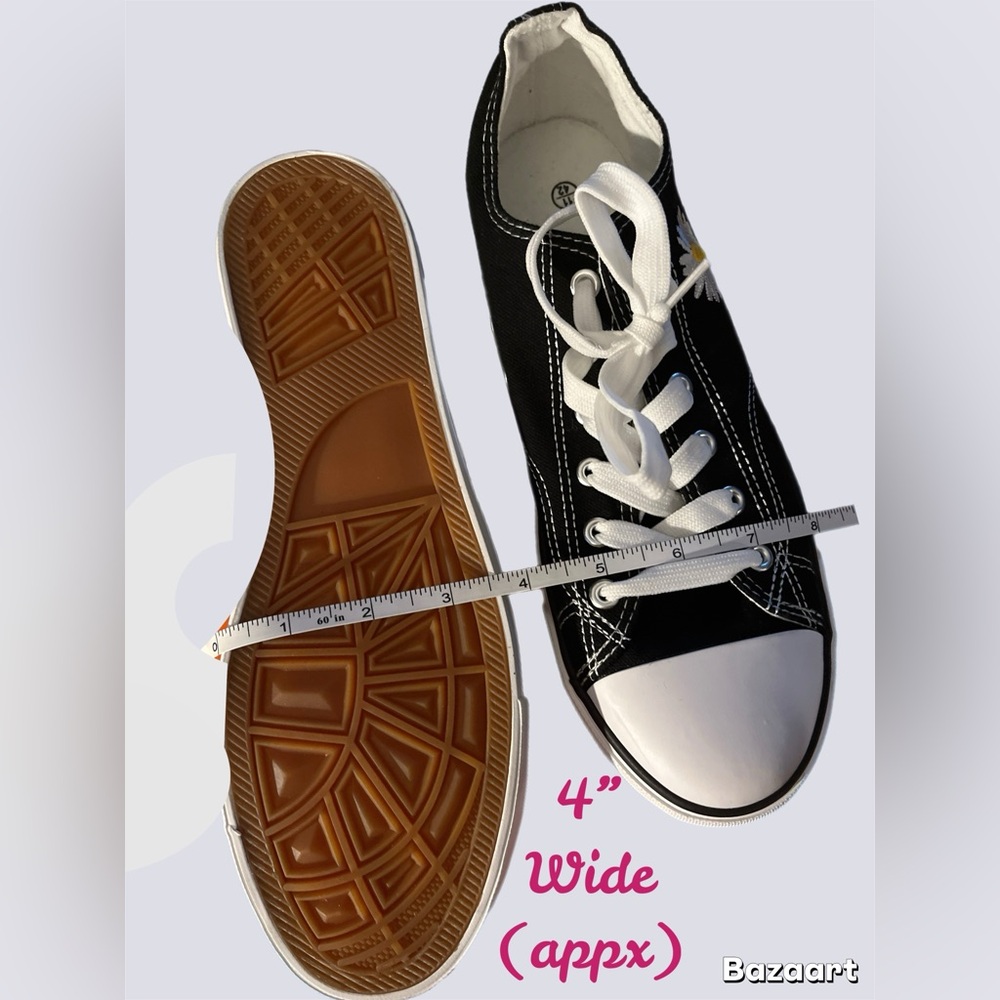 NWOT Black & White ZY Canvas Shoes. Daisy Flower Embroidery, Size: US 11 / EU 42 - Picture 9 of 9